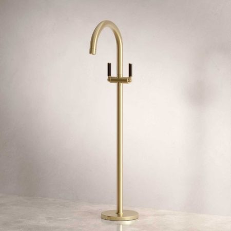 Bayor Floor Mounted Bath Filler - Black Lever