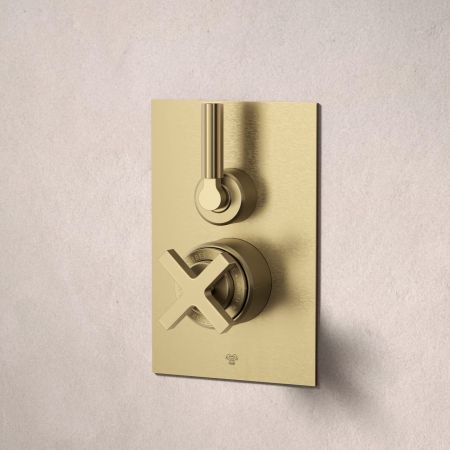 Bayor Single Outler Concealed Shower with 210mm Ceiling Arm & 8" Rose - Metal Lever - Brushed Brass