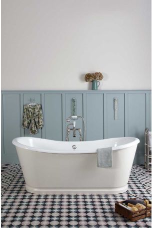 Grand La Rochelle Painted Cast Iron Bateau Bath