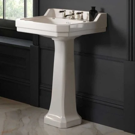 Tamar Large Basin and Pedestal