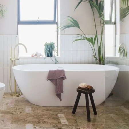 The Kahlo RossaStone® Oval Bath