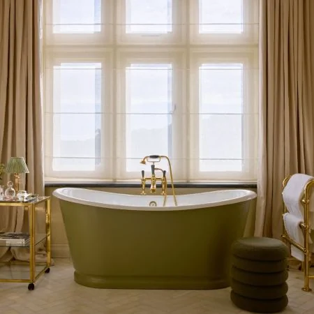 The La Rochelle Bateau Cast Iron Bath